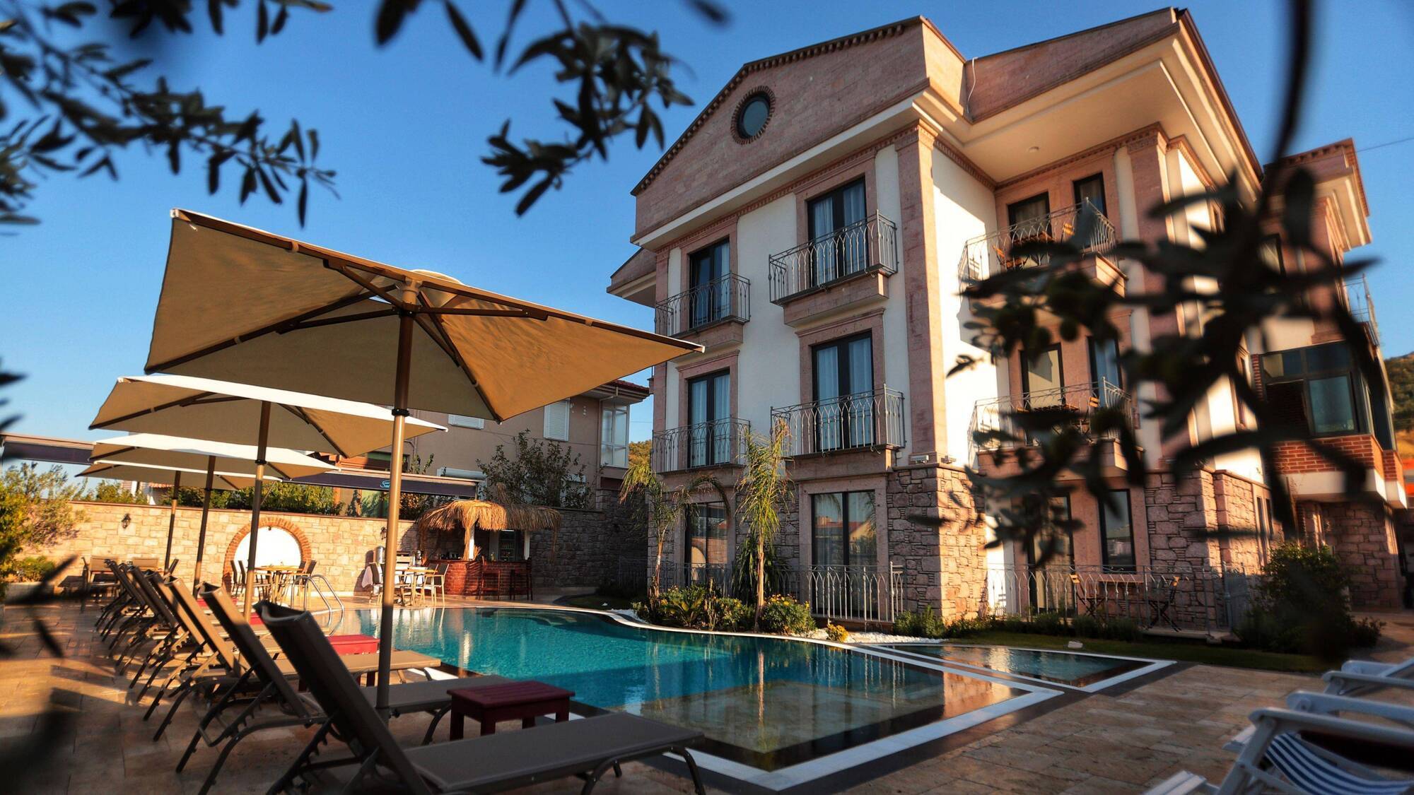 Sukha Cunda Otel Ngoại thất bức ảnh